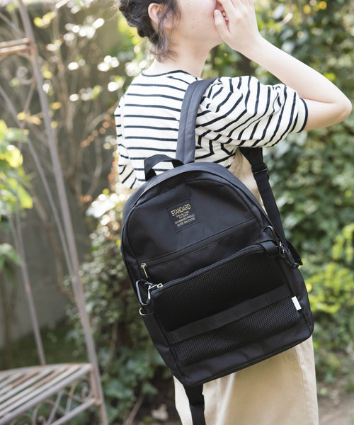 OLIVE des OLIVE（オリーブデオリーブ）の「[WEB限定カラー!] サコッシュ付リュック（バックパック/リュック・レディース・ブラック/ネイビー/オフホワイト/ピンク・FREE）」の7枚目の写真