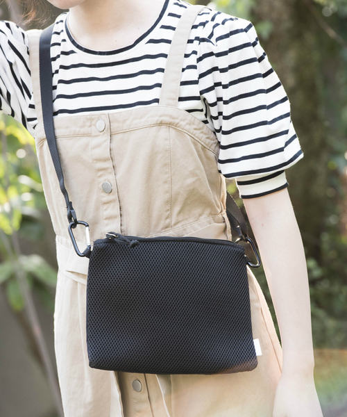 OLIVE des OLIVE（オリーブデオリーブ）の「[WEB限定カラー!] サコッシュ付リュック（バックパック/リュック・レディース・ブラック/ネイビー/オフホワイト/ピンク・FREE）」の5枚目の写真