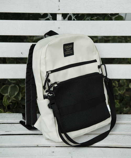 OLIVE des OLIVE（オリーブデオリーブ）の「[WEB限定カラー!] サコッシュ付リュック（バックパック/リュック・レディース・ブラック/ネイビー/オフホワイト/ピンク・FREE）」の9枚目の写真