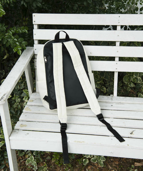 OLIVE des OLIVE（オリーブデオリーブ）の「[WEB限定カラー!] サコッシュ付リュック（バックパック/リュック・レディース・ブラック/ネイビー/オフホワイト/ピンク・FREE）」の11枚目の写真