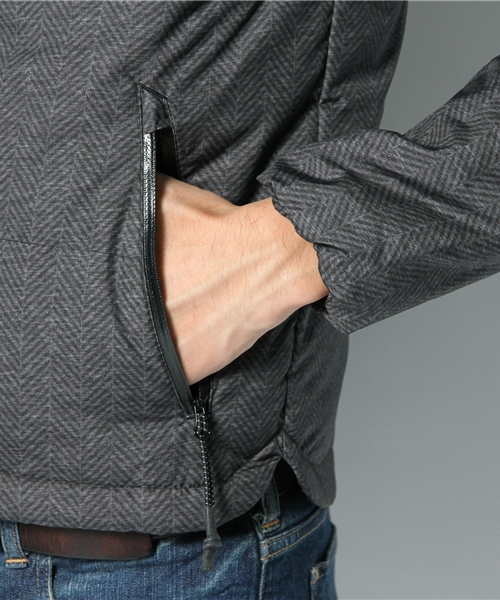 PUMA(プーマ)の「ダウンジャケット - modern lifestyle(ダウンジャケット/コート・メンズ・ブラック/ネイビー/レッド・LARGE/MEDIUM/O/SMALL/XO)」の10枚目の写真