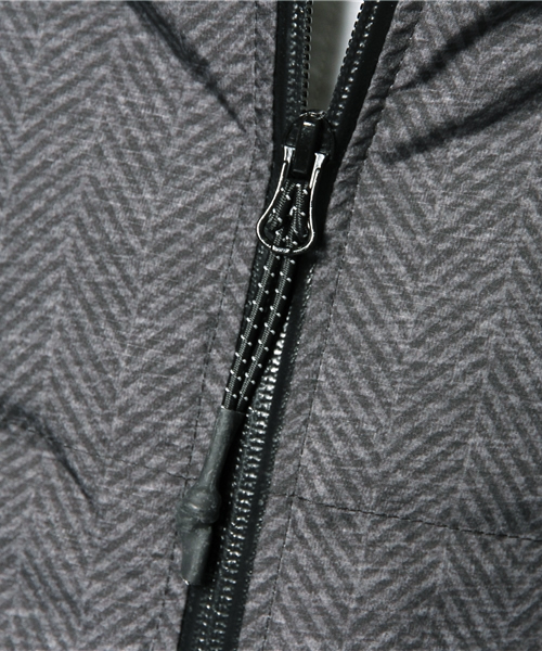 PUMA(プーマ)の「ダウンジャケット - modern lifestyle(ダウンジャケット/コート・メンズ・ブラック/ネイビー/レッド・LARGE/MEDIUM/O/SMALL/XO)」の12枚目の写真