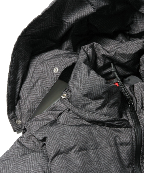 PUMA(プーマ)の「ダウンジャケット - modern lifestyle(ダウンジャケット/コート・メンズ・ブラック/ネイビー/レッド・LARGE/MEDIUM/O/SMALL/XO)」の18枚目の写真