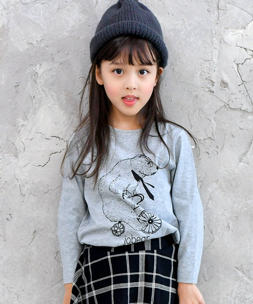 Bee des Bee（ビーデスビー）の「【コットン100％】長袖プリントTシャツ（Tシャツ/カットソー・キッズ・ブラック/ピンク/ミント/ブラック系その他/グレー系その他2/ブラック系その他3/グレー/ブラック系その他2/グリーン系その他/グレー系その他/ブラック系その他4/ホワイト/ブラック系その他5/カーキ/ベビーピンク/ブラック系その他6/ブラック系その他7/モカ/サックスブルー/ブラウン/ネイビー・110cm/100cm/120cm/130cm/140cm/150cm）」の11枚目の写真