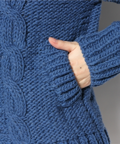 Another Edition（アナザーエディション）の「AE ROVING CABLE CGN（カーディガン/ボレロ・レディース・オフホワイト/ロイヤルブルー/モカ・フリー）」の10枚目の写真