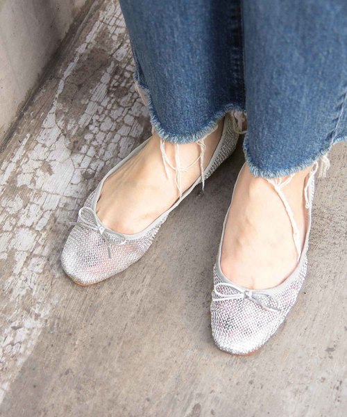 ADAM ET ROPE'（アダムエロペ）の「チュールバレエシューズ（バレエシューズ・レディース・ブラック/シルバー・22.5cm/23.0cm/23.5cm/24.0cm/24.5cm）」の2枚目の写真