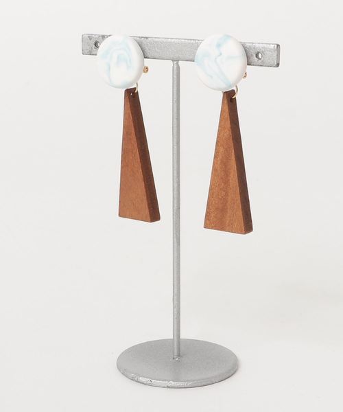 tone(トーン)の「【atelier*mio】Clay × Wood earring(イヤリング・レディース・アクア/レモンイエロー/チェリーピンク・FREE)」の1枚目の写真