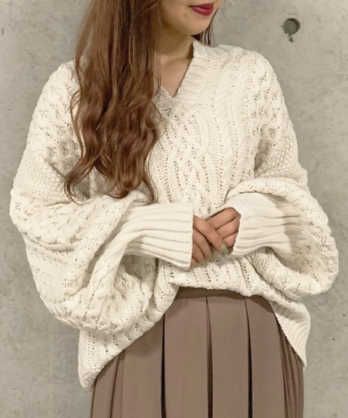 apres jour mignon(アプレジュールミニョン)の「ケーブルキーネックニット【ZOZOTOWN限定アイテム】(ニット/セーター・レディース・アイボリー/スモークピンク/モカ・フリー)」の4枚目の写真