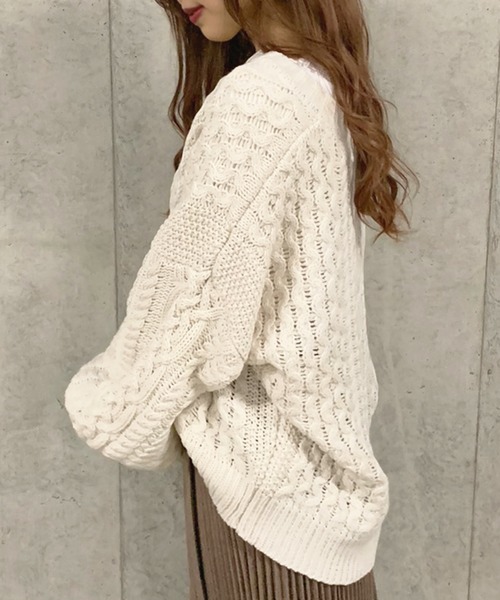 apres jour mignon(アプレジュールミニョン)の「ケーブルキーネックニット【ZOZOTOWN限定アイテム】(ニット/セーター・レディース・アイボリー/スモークピンク/モカ・フリー)」の8枚目の写真