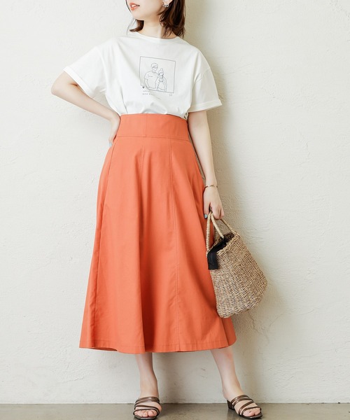 natural couture(ナチュラルクチュール)の「セルフィーカップルイラストT(Tシャツ/カットソー・レディース・ベージュ/オフホワイト/ピンク/スミクロ・FREE)」の5枚目の写真