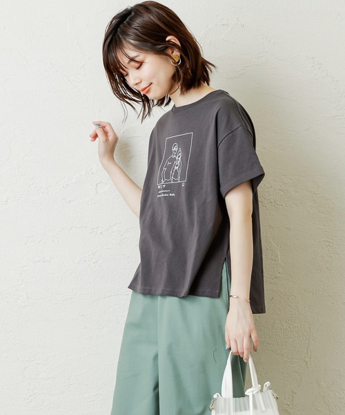 natural couture(ナチュラルクチュール)の「セルフィーカップルイラストT(Tシャツ/カットソー・レディース・ベージュ/オフホワイト/ピンク/スミクロ・FREE)」の10枚目の写真