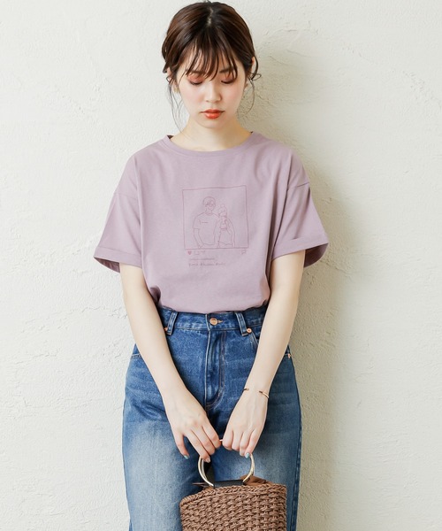 natural couture(ナチュラルクチュール)の「セルフィーカップルイラストT(Tシャツ/カットソー・レディース・ベージュ/オフホワイト/ピンク/スミクロ・FREE)」の17枚目の写真