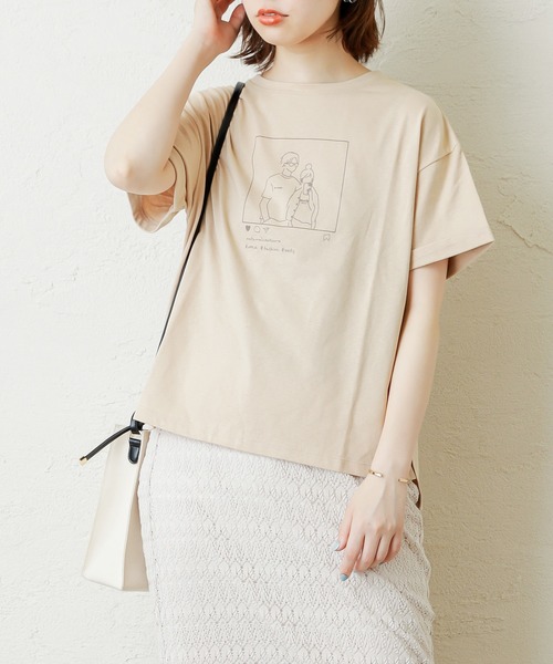 natural couture(ナチュラルクチュール)の「セルフィーカップルイラストT(Tシャツ/カットソー・レディース・ベージュ/オフホワイト/ピンク/スミクロ・FREE)」の15枚目の写真