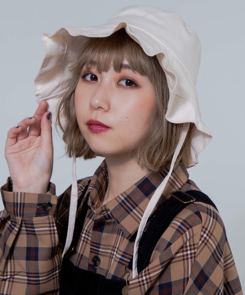 WEGO（ウィゴー）の「WEGO/ツバ広フリルハット（ハット・レディース・ブラック/オフホワイト・FREE）」の2枚目の写真