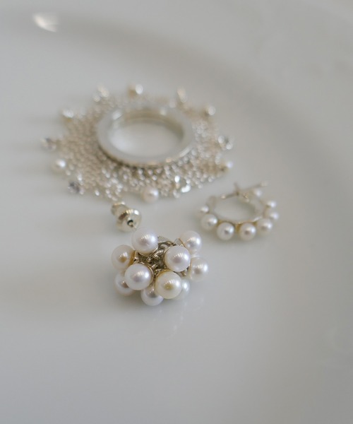 e.m.(イーエム)の「パールミニフープピアス(ピアス(片耳用)・レディース・シルバー・FREE)」の16枚目の写真
