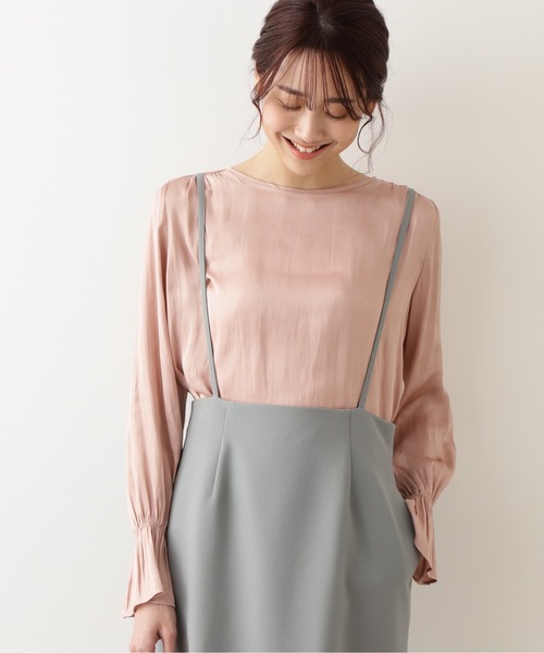 NATURAL BEAUTY BASIC(ナチュラルビューティーベーシック)の「キャンディースリーブサテンブラウス(シャツ/ブラウス・レディース・オフホワイト/ダークブラウン/ピンク・SMALL/MEDIUM)」の3枚目の写真