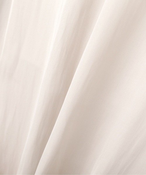 NATURAL BEAUTY BASIC(ナチュラルビューティーベーシック)の「キャンディースリーブサテンブラウス(シャツ/ブラウス・レディース・オフホワイト/ダークブラウン/ピンク・SMALL/MEDIUM)」の8枚目の写真