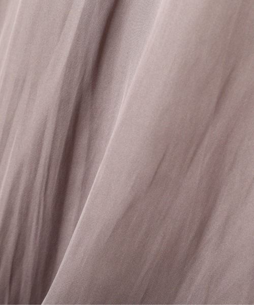 NATURAL BEAUTY BASIC(ナチュラルビューティーベーシック)の「キャンディースリーブサテンブラウス(シャツ/ブラウス・レディース・オフホワイト/ダークブラウン/ピンク・SMALL/MEDIUM)」の18枚目の写真