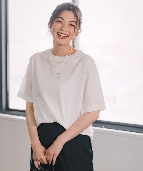 GLOBAL WORK（グローバルワーク）の「リラックス美人プリントT/941575（Tシャツ/カットソー・レディース・ホワイト系その他3/ホワイト/ダークグレー/ホワイト系その他2/オフホワイト・FREE）」の2枚目の写真