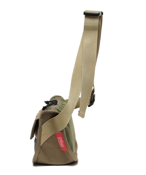 Manhattan Portage（マンハッタンポーテージ）の「Manhattan Portage × BEAMS / 別注 1115 Military Mini Bag（ショルダーバッグ・メンズ・ブラック/グリーン系その他・ONE SIZE）」の10枚目の写真