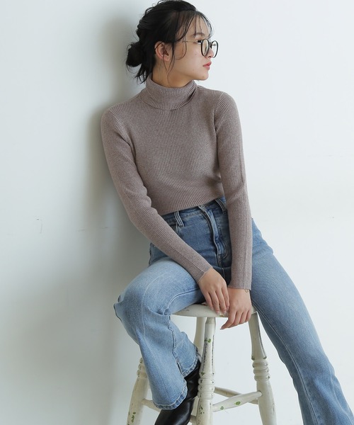 FREE'S MART（フリーズマート）の「◆ベーシックリブタートルニット（ニット/セーター・レディース・パープル/ブラウン/グリーン/ホワイト/ブラック・FREE）」の4枚目の写真