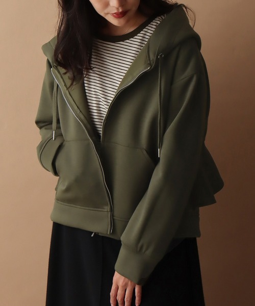 libelle more（リベル モア）の「ダンボールポンチ バックペプラムパーカー（パーカー・レディース・チャコールグレー/ネイビー/ブラック/グレイッシュベージュ/カーキ・M/L）」の4枚目の写真