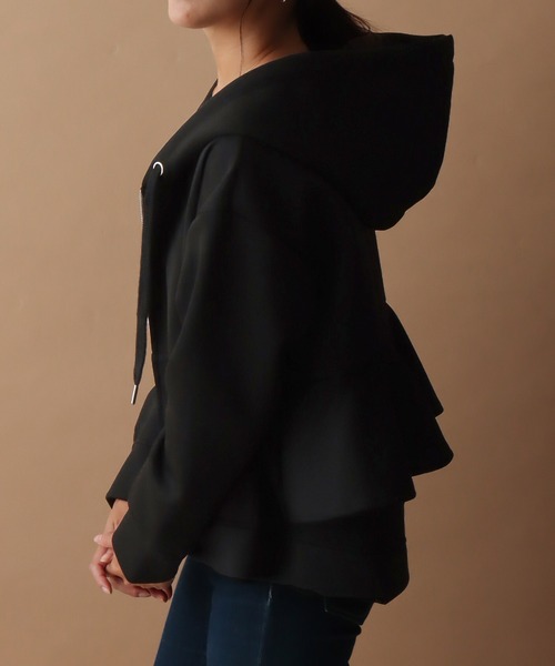 libelle more（リベル モア）の「ダンボールポンチ バックペプラムパーカー（パーカー・レディース・チャコールグレー/ネイビー/ブラック/グレイッシュベージュ/カーキ・M/L）」の2枚目の写真