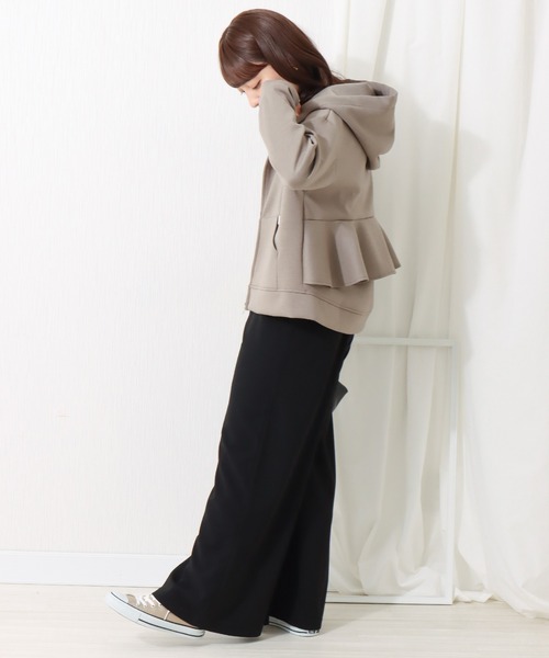 libelle more（リベル モア）の「ダンボールポンチ バックペプラムパーカー（パーカー・レディース・チャコールグレー/ネイビー/ブラック/グレイッシュベージュ/カーキ・M/L）」の20枚目の写真