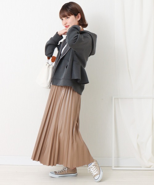 libelle more（リベル モア）の「ダンボールポンチ バックペプラムパーカー（パーカー・レディース・チャコールグレー/ネイビー/ブラック/グレイッシュベージュ/カーキ・M/L）」の11枚目の写真