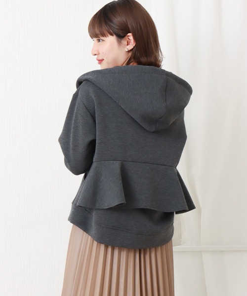 libelle more（リベル モア）の「ダンボールポンチ バックペプラムパーカー（パーカー・レディース・チャコールグレー/ネイビー/ブラック/グレイッシュベージュ/カーキ・M/L）」の13枚目の写真