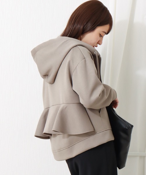 libelle more（リベル モア）の「ダンボールポンチ バックペプラム