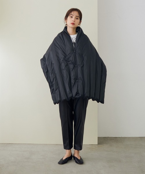 ROPE'（ロペ）の「【シリーズ】【TAION】別注ダウンケープ（その他アウター・レディース・チャコールグレー/カーキ/キナリ・FREE）」の11枚目の写真