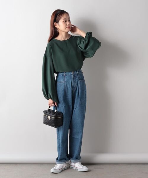 fredy emue(フレディエミュ)の「【WEB限定】フェミニッシュサテン袖ボリュームブラウス(シャツ/ブラウス・レディース・オリーブ/ブラック/グリーン/ベージュ・38)」の5枚目の写真