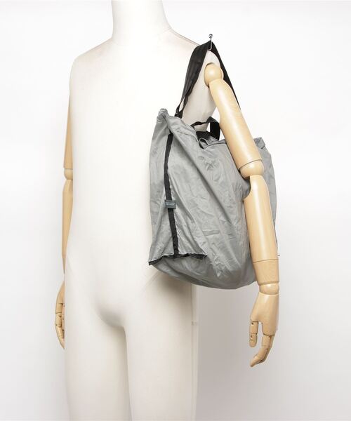 CHROME（クローム）の「CHROM/クローム ショルダーバッグ SAFETY POCKET SHOULDER BAG JP182GY（ショルダーバッグ・メンズ・グレー・13ﾘｯﾀｰ）」の3枚目の写真