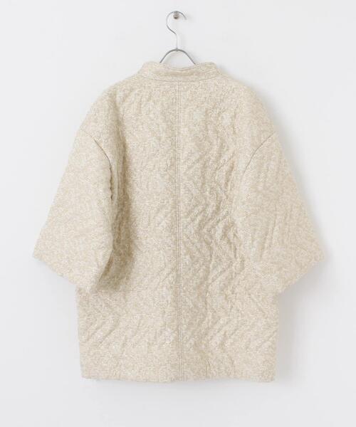 KBF（ケイビーエフ）の「スラブツイードキルティングジャケット（ノーカラージャケット・レディース・ライトベージュ/ブラック・ONE）」の17枚目の写真