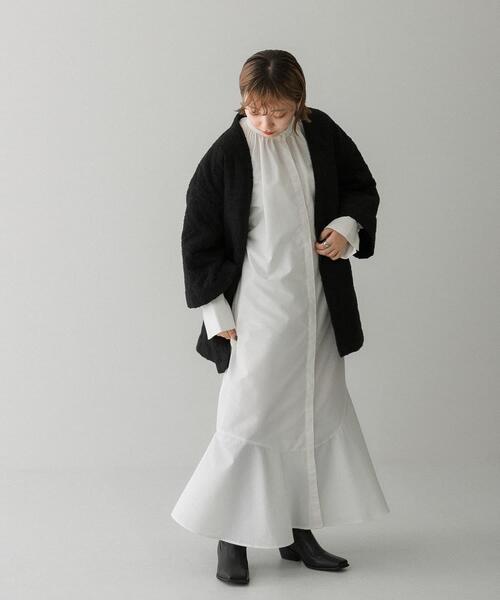 KBF（ケイビーエフ）の「スラブツイードキルティングジャケット（ノーカラージャケット・レディース・ライトベージュ/ブラック・ONE）」の20枚目の写真