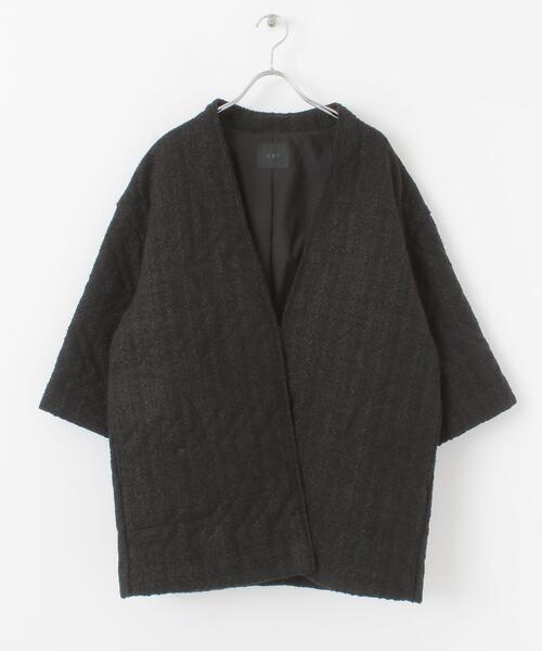 KBF（ケイビーエフ）の「スラブツイードキルティングジャケット（ノーカラージャケット・レディース・ライトベージュ/ブラック・ONE）」の22枚目の写真