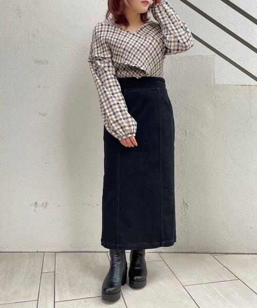 MAJESTIC LEGON（マジェスティックレゴン）の「スリムストレッチIラインスカート（デニムスカート・レディース・ブラック/ネイビー・MEDIUM/SMALL）」の2枚目の写真