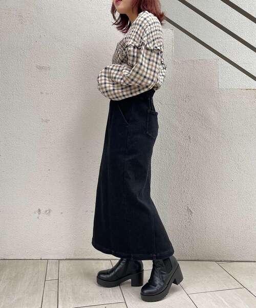 MAJESTIC LEGON（マジェスティックレゴン）の「スリムストレッチIラインスカート（デニムスカート・レディース・ブラック/ネイビー・MEDIUM/SMALL）」の4枚目の写真