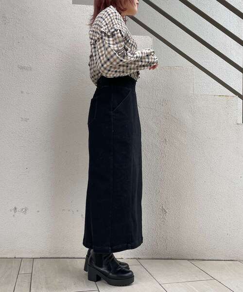 MAJESTIC LEGON（マジェスティックレゴン）の「スリムストレッチIラインスカート（デニムスカート・レディース・ブラック/ネイビー・MEDIUM/SMALL）」の7枚目の写真