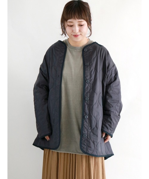 Samansa Mos2(サマンサ モスモス)の「ノーカラーキルティングブルゾン(ブルゾン・レディース・ベージュ/カーキ/マスタード/チャコール・フリ-)」の2枚目の写真