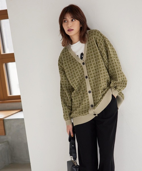KOBE LETTUCE（コウベレタス）の「ダイヤストライプ柄ジャガードルーズニットカーディガン（カーディガン/ボレロ・レディース・ブラック/ベージュ/オリーブ・FREE）」の7枚目の写真