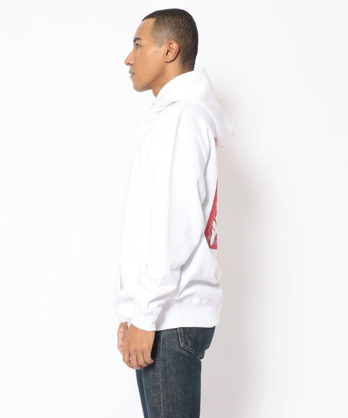 AVIREX（アヴィレックス）の「【直営店限定】バンダナ ボックス ロゴ パーカー / BANDANA PRINT BOX LOGO PARKA Ⅱ / アヴィレックス（パーカー・メンズ・ブラック系その他/ブラック/レッド系その他/レッド・XX-LARGE/X-LARGE/MEDIUM/LARGE）」の21枚目の写真