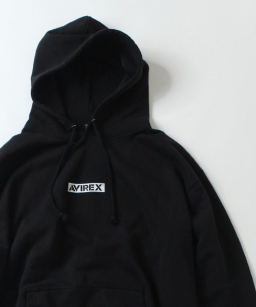 AVIREX（アヴィレックス）の「【直営店限定】バンダナ ボックス ロゴ パーカー / BANDANA PRINT BOX LOGO PARKA Ⅱ / アヴィレックス（パーカー・メンズ・ブラック系その他/ブラック/レッド系その他/レッド・XX-LARGE/X-LARGE/MEDIUM/LARGE）」の6枚目の写真