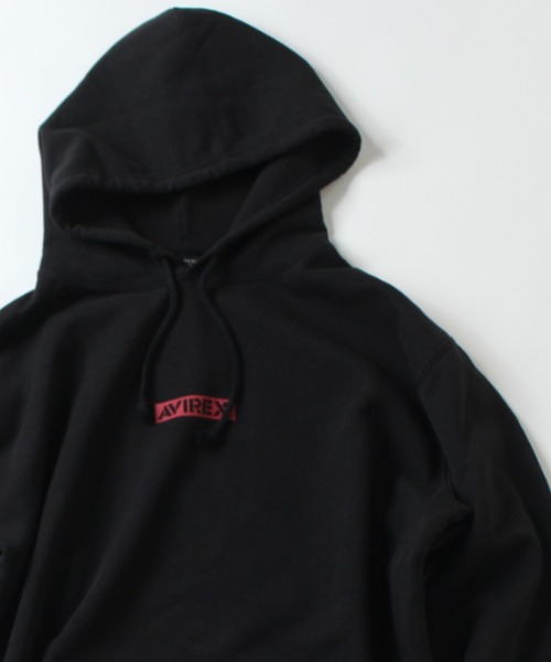 AVIREX（アヴィレックス）の「【直営店限定】バンダナ ボックス ロゴ パーカー / BANDANA PRINT BOX LOGO PARKA Ⅱ / アヴィレックス（パーカー・メンズ・ブラック系その他/ブラック/レッド系その他/レッド・XX-LARGE/X-LARGE/MEDIUM/LARGE）」の8枚目の写真