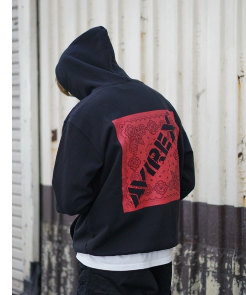 AVIREX（アヴィレックス）の「【直営店限定】バンダナ ボックス ロゴ パーカー / BANDANA PRINT BOX LOGO PARKA Ⅱ / アヴィレックス（パーカー・メンズ・ブラック系その他/ブラック/レッド系その他/レッド・XX-LARGE/X-LARGE/MEDIUM/LARGE）」の15枚目の写真