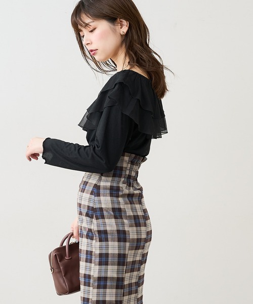 natural couture(ナチュラルクチュール)の「【WEB限定】osonoシアーフリルデザインカットプルオーバー(Tシャツ/カットソー・レディース・ブラック/ベージュ/オフホワイト/モカ・FREE)」の3枚目の写真