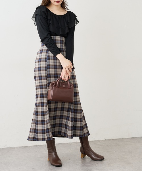 natural couture(ナチュラルクチュール)の「【WEB限定】osonoシアーフリルデザインカットプルオーバー(Tシャツ/カットソー・レディース・ブラック/ベージュ/オフホワイト/モカ・FREE)」の14枚目の写真