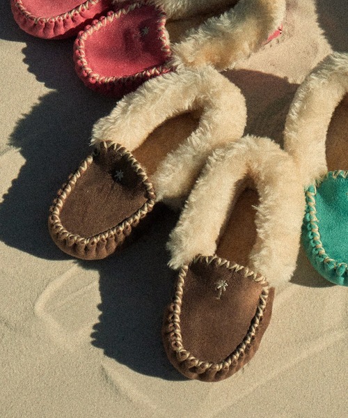 anap mimpi（アナップミンピ）の「【KIDS】パームツリー刺繍モカシンシューズ（モカシン/デッキシューズ・キッズ・ピンク/ラベンダー/ターコイズブルー/グレイッシュベージュ・16/17/18/19）」の2枚目の写真