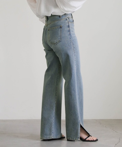 select MOCA(セレクトモカ)の「サイドスリットテーパードデニムパンツ(デニムパンツ・レディース・インディゴブルー/ライトインディゴブルー・SMALL/MEDIUM/LARGE)」の2枚目の写真